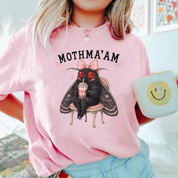Mothma am Shirt, Cute Mothman Sweatshirt, Pink Bow Cryptid Hoodie, Coquette Mothman Gift, Funny Cryptid Lover Shirt, Pastel Gothic Aesthetic