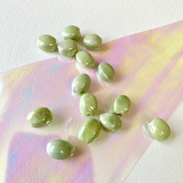 Ceramic beads: avocado green