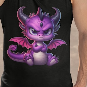Puede incluir: Dragón de dibujos animados morado con alas y una expresión gruñona. El dragón está sentado con los brazos cruzados.