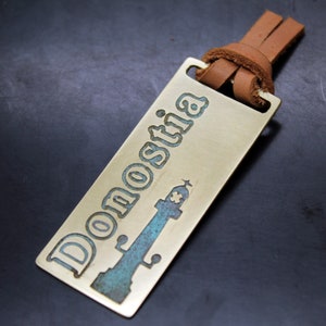 Marcapáginas de latón DONOSTIA con Reloj de La Concha