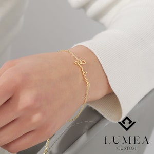 Bracelet personnalisé prénom en or 18 carats, bijoux personnalisé chaîne fine, pendentif minimaliste et délicat, cadeau nounou, cadeau femme image 3