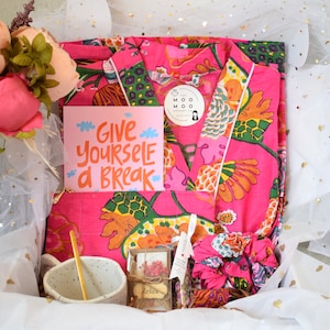 Gift for her Spa Box Hygge Self Care Kit for her Birthday Thank You Gift Relax Kit Colleague Appreciation Box Women Birthday Ideas Feel Good