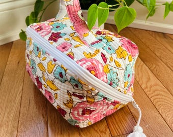 Big Quilted Toiletry Bag Vanity Pouch Large Make Up Organizer Travel Utility Pouch Block Printed Floral Cosmetic Organizer for Women Gift