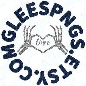 Op de afbeelding: Een witte afbeelding met een donkerblauwe geborduurde ring van tekst met de tekst "MGLEEESPNGS.ETSY.CO". Binnenin vormen twee skelettenhanden een hart rond het woord "love".