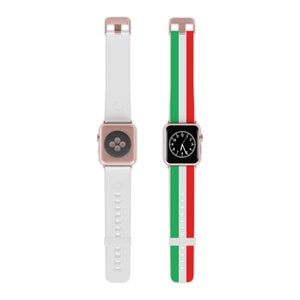 Puede incluir: Dos correas para Apple Watch, una blanca y otra con los colores de la bandera italiana. La correa con la bandera italiana tiene rayas verdes, blancas y rojas.