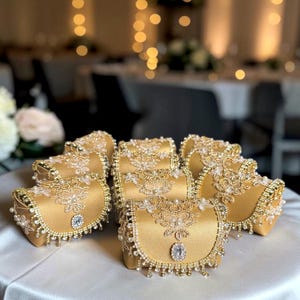 Exclusive Gold Favor Bag. Handmade Wedding Gift box. Indian Wedding Favor. Kaleera Favor Box. Bridesmaid Gift Bag. Mehndi Favor.