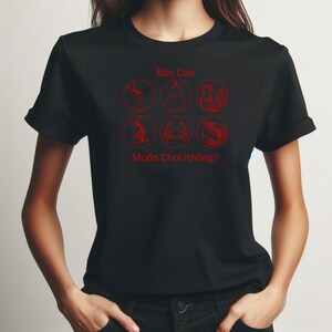 Bau Cua Tom Ca T-shirt unisexe avec icônes rouges 01 - Nouvel An lunaire Tet Bầu Cua Cá Cọp (Lắc Bầu Cua) Lucky Game Muốn Chơi Không