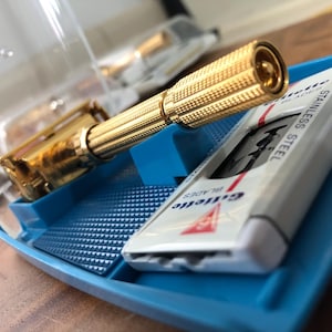 Gillette Slim Adjustable Case - Etsy