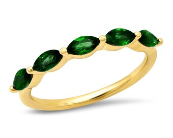 Emerald Ring. Green Emerald Eternity Band. Sterling Silver Eternity Ring. Emerald Ring. Gemstone Ring. May Birthstone Ring, gift for her