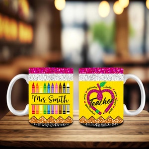 Taza de 11 oz de café para maestros con brillo falso, envoltura de taza personalizada para maestros de 11 oz png, rosa enseñar amor inspirar, lápiz de corazón de maestro envoltura de taza de 11 oz