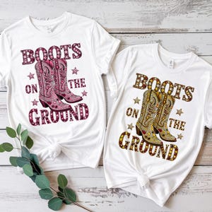 Bundle bottes sur le sol PNG, bottes de cowboy roses Png, mode rodéo, bottes de cow-girl en sublimation PNG, conception de cow-girl western, téléchargement numérique