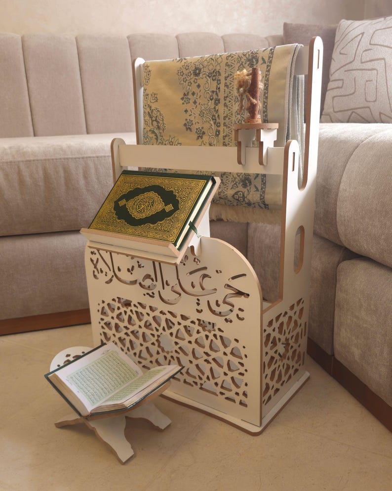 Moroccan Islamic prayer corner organizer in white — Quran stand with rehal, prayer mat storage and arabesque carved wood panels. Complete Islamic home decor set available in white, brown and beige. Handcrafted in Morocco.