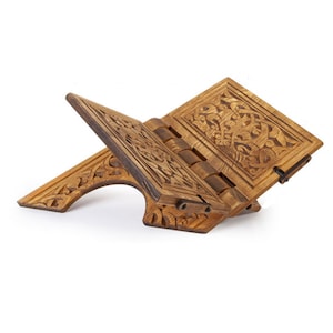 Handmade Wooden Book Stand: Adjustable Seljuk-Inspired Design