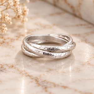 Hammered Rolling Ring, 925 Sterling Silver Triple Interlocking Wedding Band, Handmade Spinner Ring, Unisex Jewelry.