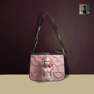 Koralias zierliche Umhängetasche | Kleine Rosa Umhängetasche aus veganem Leder | Romantischer Kunstvoller doppelseitiger Druck