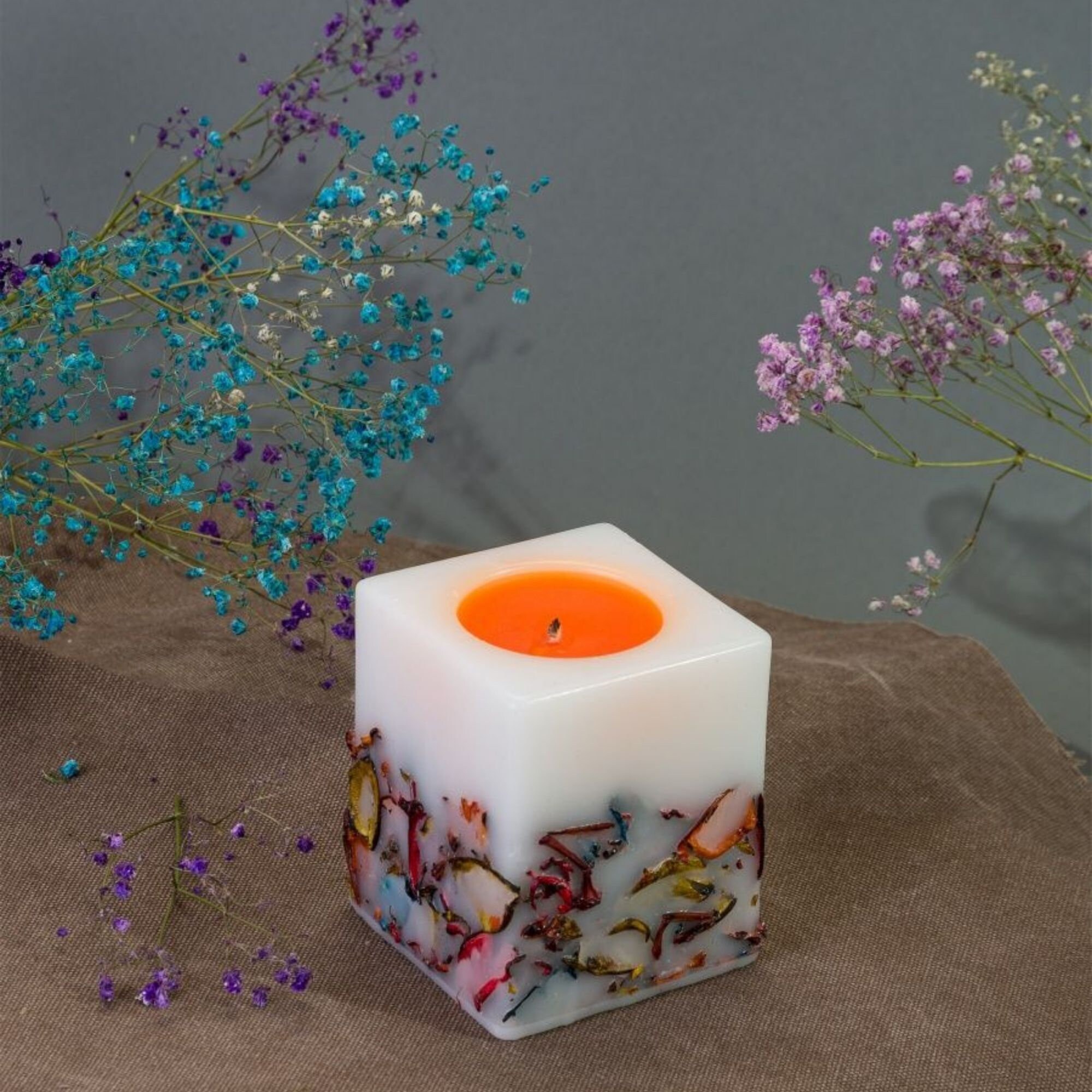 Handmade floral wax candle with dried flowers – купить на Ярмарке Мастеров  – SM3LQCOM