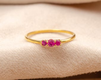 Anel de Ouro 14K com Rubi • Anel Delicado com Rubi Natural • Joia Fina com Pedra do Mês de Julho, Presente Ideal para o Dia dos Namorados • Anel Delicado de Ouro com Rubi
