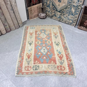 4x6 kilim, Turkish kilim rug, Older kilim, Bohemian kilim rug, Vintage kilim rug, Historical kilim rug, Handmade kilim rug, 3.7 x 5.5 ft.
