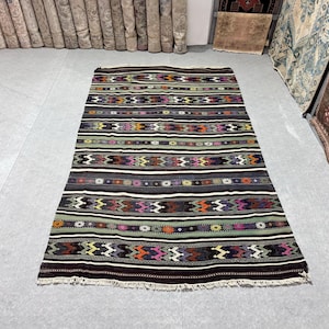 4x8 kilim, Turkish kilim rug, Bohemian kilim rug, Vintage kilim rug, Historical kilim rug, Handmade kilim rug, 4.4 x 7.7 ft.