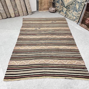 5x7 kilim, Vintage kilim rug, Oushak rug, Bohemian rug, Historical kilim, Handmade kilim, Older kilim, Turkish kilim rug, 4.5 x 6.6 ft.