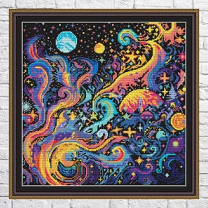 以下が含まれることがあります： 黒い背景に渦巻く線と星が描かれたカラフルなクロスステッチパターン。パターンには、青、紫、ピンク、黄、オレンジなど、さまざまな色が使用されています。