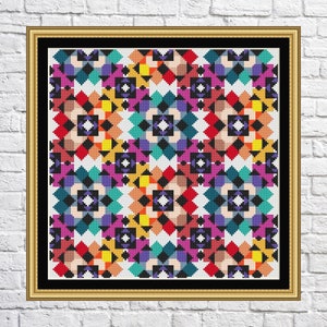 Puede incluir: Un patrón geométrico colorido enmarcado con fondo negro. El patrón está formado por cuadrados y triángulos en tonos de rojo, naranja, amarillo, verde, azul, morado y blanco.