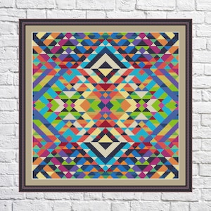 Puede incluir: Un patrón geométrico colorido con un diseño simétrico. El patrón está formado por triángulos, cuadrados y rombos en tonos de rojo, naranja, amarillo, verde, azul, morado y negro.