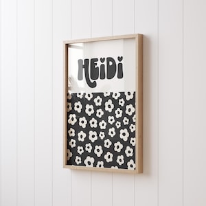 Arte de pared personalizado en blanco y negro con margaritas para niñas, póster retro con nombre, arte de escritura con burbujas, arte neutro para dormitorio de niñas, letrero con nombre para guardería