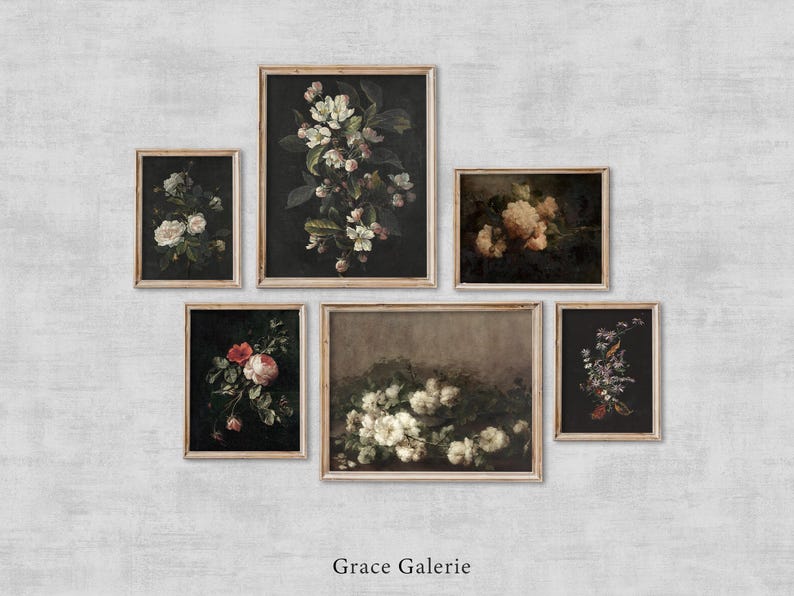 Puede incluir: Colecci&oacute;n de seis impresiones art&iacute;sticas florales enmarcadas. Las impresiones presentan varias flores en tonos blancos, rosas y amarillos sobre fondos oscuros. Los marcos son de color madera clara. El texto "Grace Galerie" est&aacute; en la parte inferior.