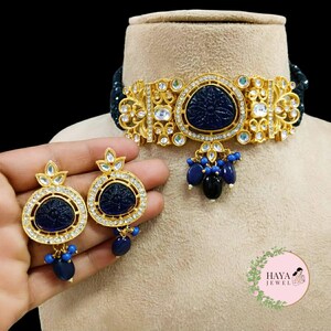 dark blue kundan necklace wih blue studs