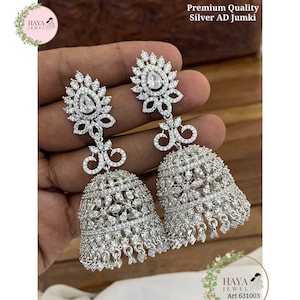 Amerikanischer Diamant Jhumka Gold Toned indische Hochzeit AD Jhumki CZ Ohrringe in Silber, Rubin und Lila Verlobungsgeschenk Kronleuchter Big Jhumka Set