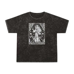 La Mamá Perro - Carta del Tarot - Camiseta Mineral Wash