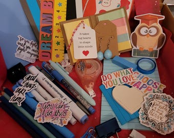 Show gratitude to the amazing teachers in your life with this thoughtfully curated Teacher Appreciation Stationery Bundle!