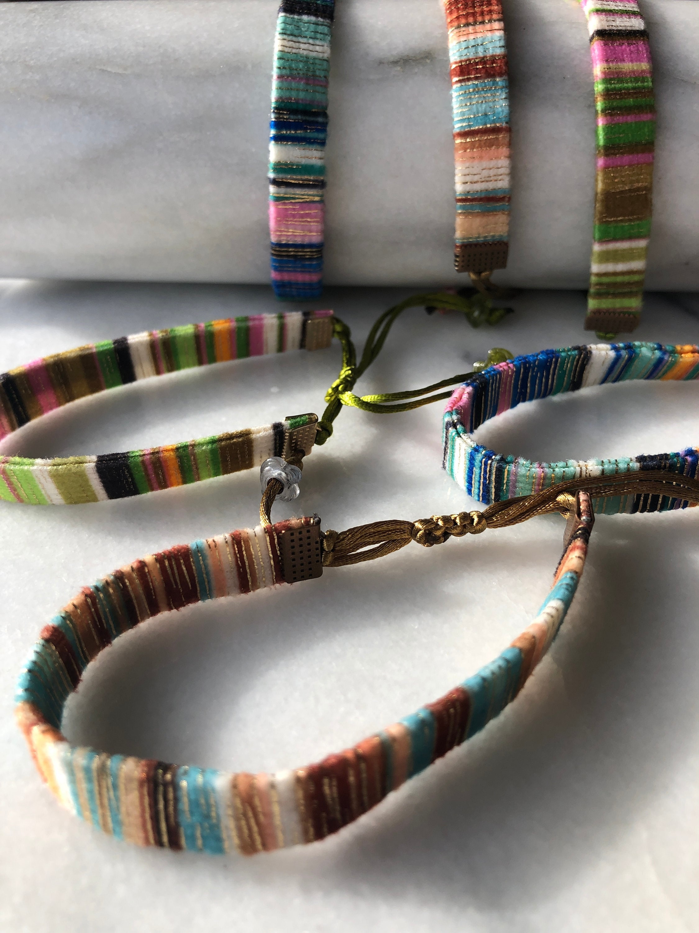 Friendship bracelet, woven, macrame knotted, surfer bracelet, ethnic style, unisex, adjustable, washable, handmade glass bead ends, fabric
