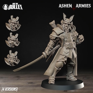 Puede incluir: Figura en miniatura gris detallada de un guerrero samur&aacute;i, sosteniendo una katana. La figura est&aacute; sobre una base negra, con tres variaciones de cabeza adicionales que se muestran a la izquierda. El texto "Bite the Bullet" y "Ashen Armies" son visibles.