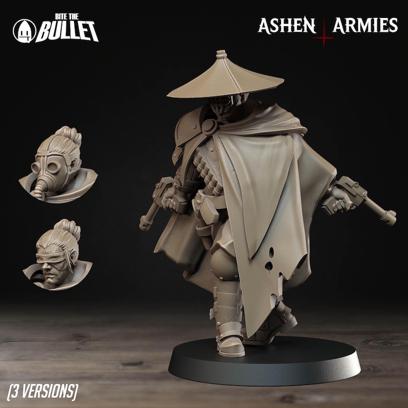 Puede incluir: Figura en miniatura gris de un personaje de la colecci&oacute;n "Ashen Armies", con sombrero de ala ancha, capa y armadura, sosteniendo dos pistolas. La imagen incluye dos esculturas de cabeza adicionales y el texto "Bite the Bullet" y "[3 VERSIONS]"