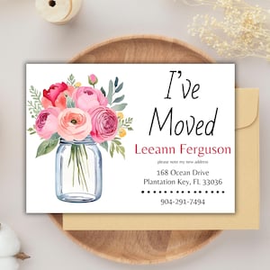 Modelo de cartão de anúncio de mudança para impressão em pote de vidro com buquê de flores, mudança de endereço, download digital, floral, casa nova