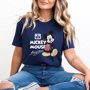Sudadera vintage de Mickey Mouse, camiseta para viaje a Disney, sudadera de cuello redondo de Magic Kingdom, camiseta retro de Disney, sudadera para vacaciones familiares, camiseta de Disney World imagen 4
