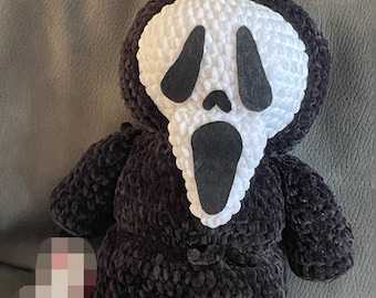 Peluche de cara de fantasma gritador tejido a ganchillo