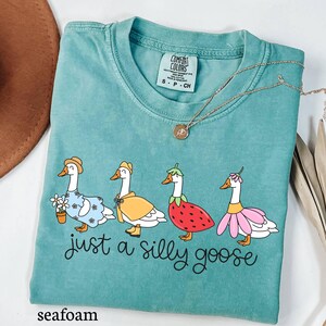 Comfort Colors® Silly Goose Shirt, Silly Goose On The Loose Shirt, Cute Goose Shirt,Funny Goose Meme Tee,Silly Goose Lover Gift,Gag T-shirt