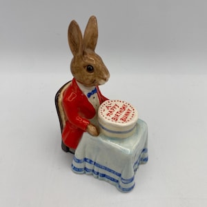 Royal Doulton Bunnykins &quot;Happy Birthday&quot; Figurine DB21 (1982) - Birthday Gift