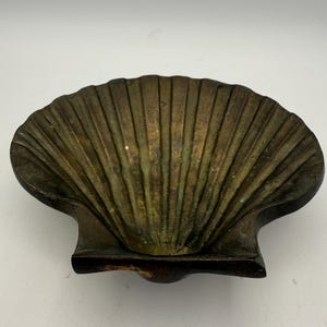 Vintage Brass Clam Shell Trinket Dish – Small Coastal Decor Bowl – Solid Brass Shell Soap Dish – Nautical Beach Style Catchall
