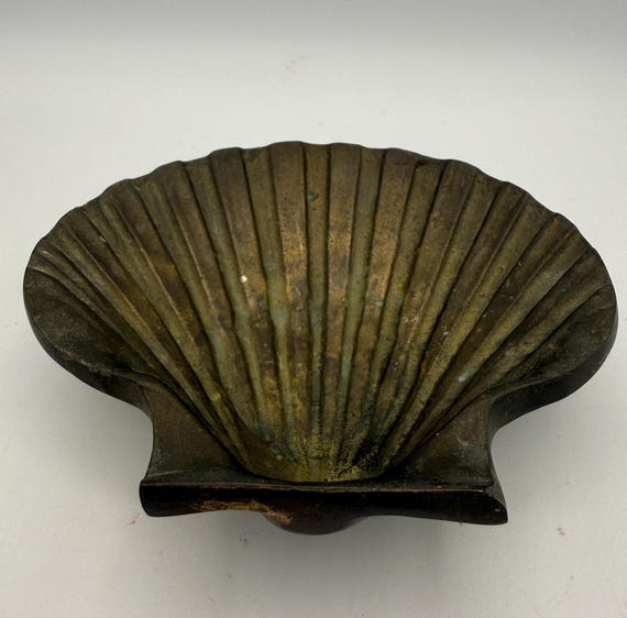 Vintage Brass Clam Shell Trinket Dish – Small Coastal Decor Bowl – Solid Brass Shell Soap Dish – Nautical Beach Style Catchall