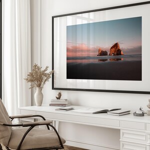 Stampa fotografica incorniciata "Alba" di Archway Islands - Fotografia costiera con formazioni rocciose oceaniche - Decorazione minimalista per case moderne o sulla spiaggia