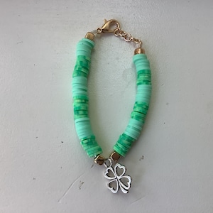 Four-leaf clover bracelet
