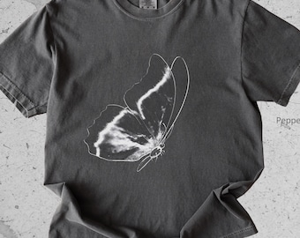 linocut BUTTERFLY comfortcolors shirt, grunge bug nature cottagore butterfly 90s vintage tee, retro Boho baggy Shirt