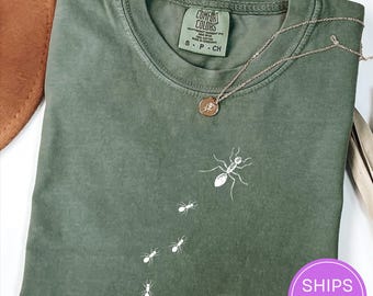 Funny "Wait, I See a bugs" Comfort Colors T-Shirt: camp Tee