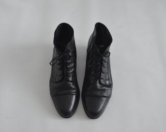 Bottines noires pour femmes, bottes en cuir taille UK 6,5 US 9 UE 40 vintage des années 90 à lacets