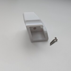 Soporte de pared para aspiradora: Soporte lateral para Dyson V7, V8, V10, V11 y V15 (incluye tornillos). White
