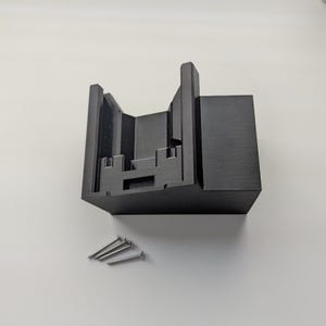 EGO POWER+ 20" Cordless Chainsaw CS2000 CS2005 Wall Mount